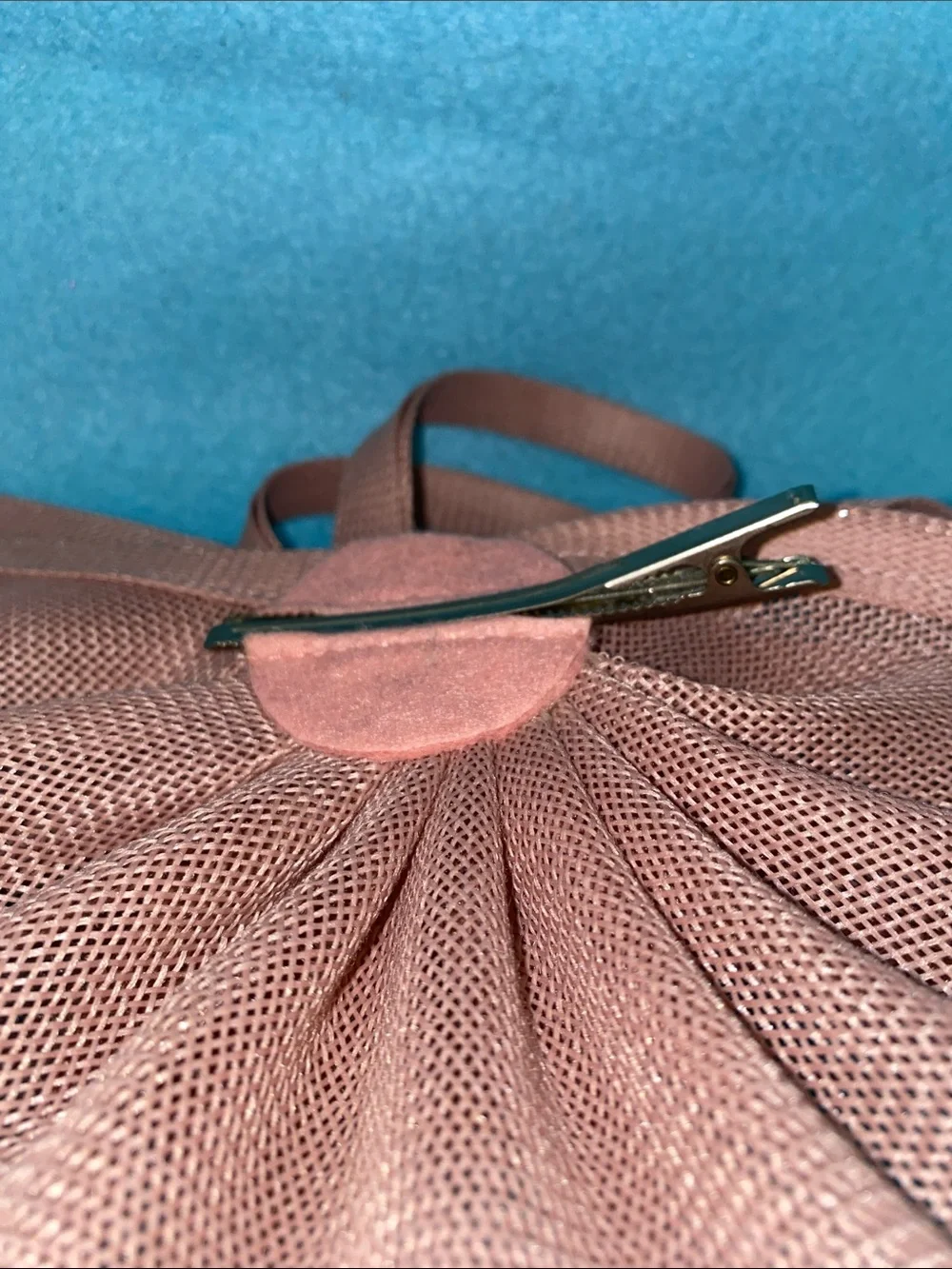 FASCINATOR teardrop hat blush pink floral feather elegant size OSFA